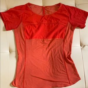 Lululemon size 4 short sleeve shirt